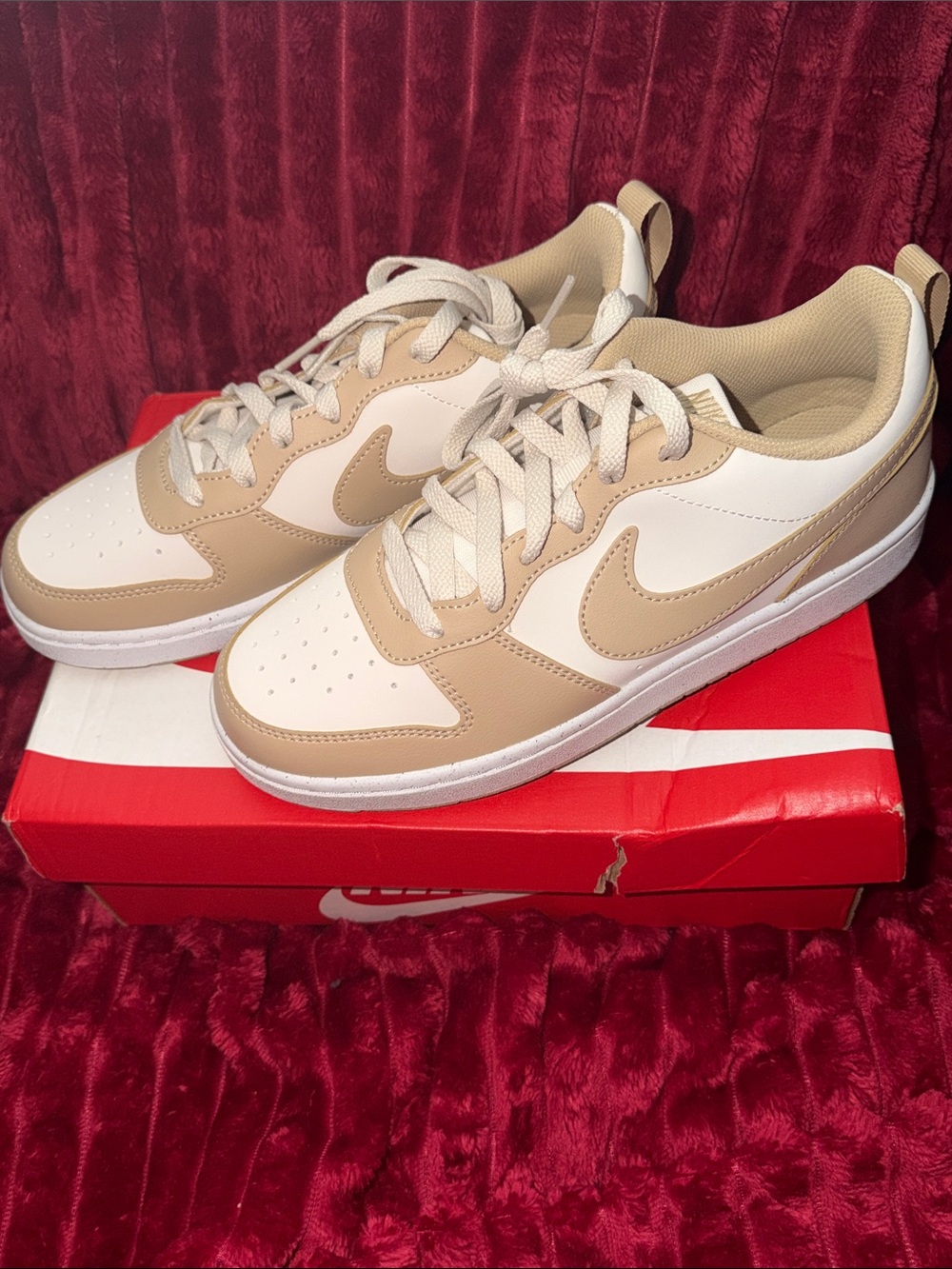 Nike Court Borough Low kids sz 6Y